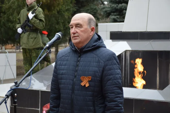 photo_5406826177819166068_y