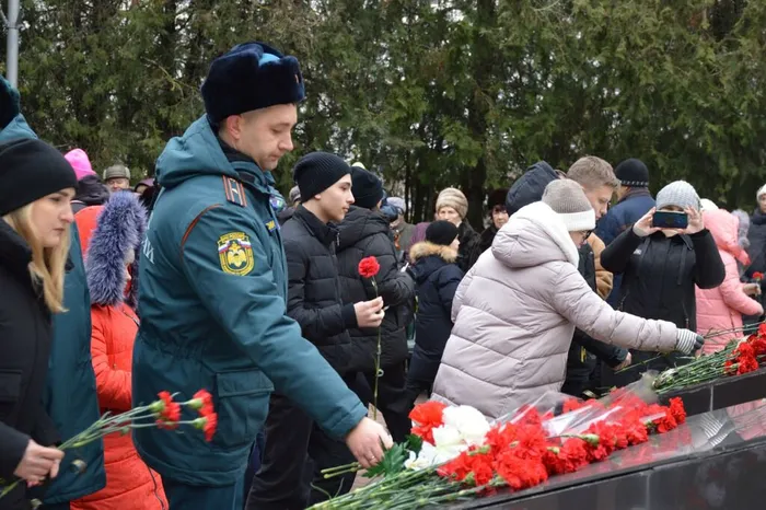 photo_5406715045540381258_y